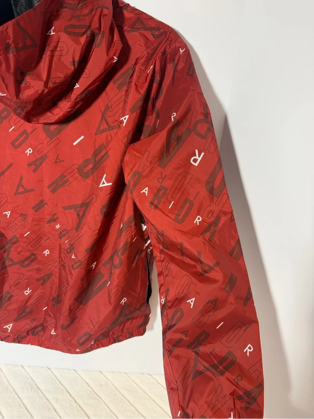 Jordan boys 12yr- 13yr Red Graphic Jumpman Windbreaker with Hood